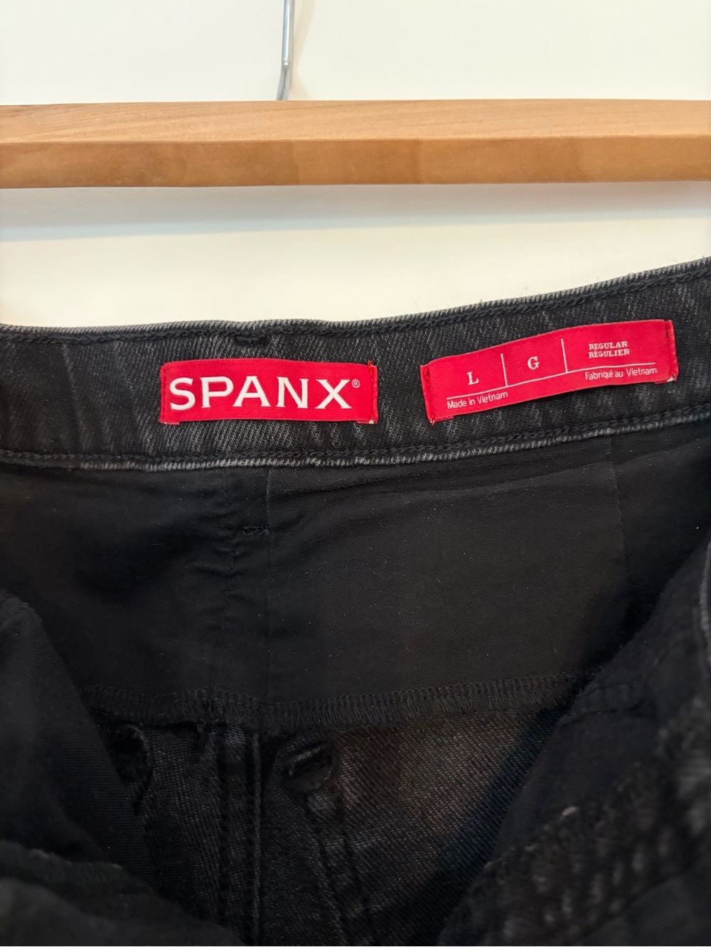 SPANX Washed Black Barrel Leg Jeans Size Large Regular - Picture 2 of 3